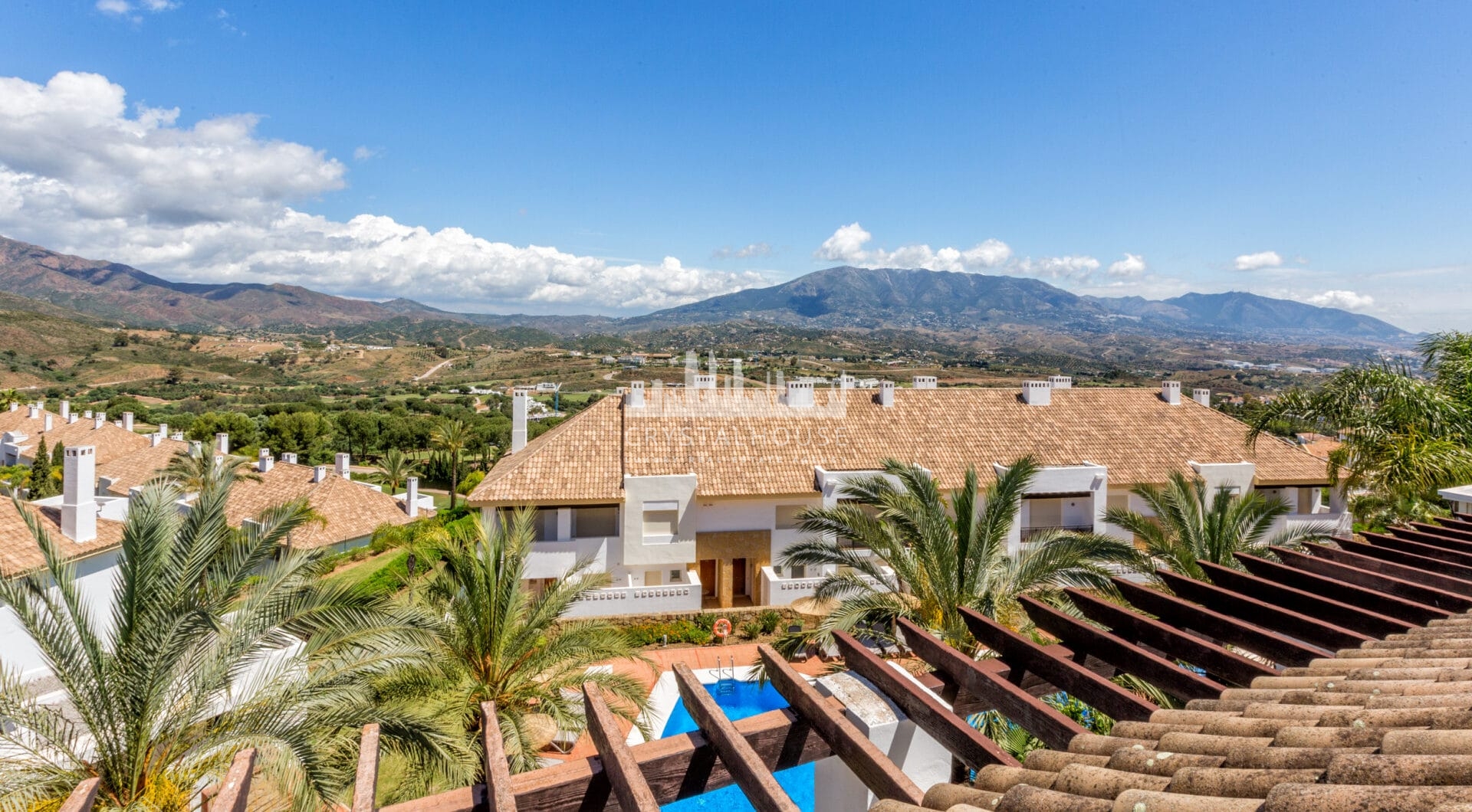 Elegancki północno-wschodni zwrócony, trzypokojowa kamienica w La Cala Golf, Mijas