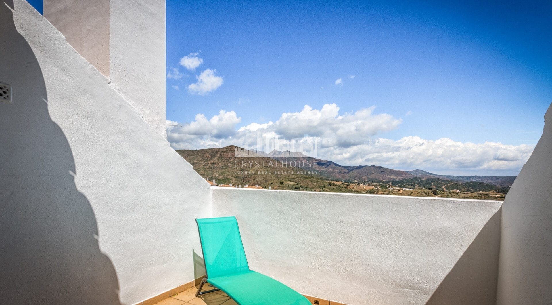 Elegancki północno-wschodni zwrócony, trzypokojowa kamienica w La Cala Golf, Mijas