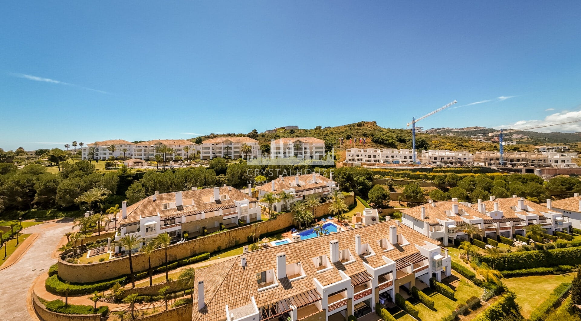 Elegancki północno-wschodni zwrócony, trzypokojowa kamienica w La Cala Golf, Mijas