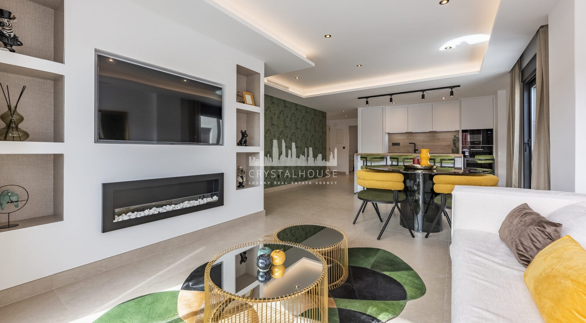 Pięknie odnowione trzypokojowe, apartament na wschód, położony w jednym z najbardziej pożądanych kompleksów w Nueva Andalucia, La Maestranza.