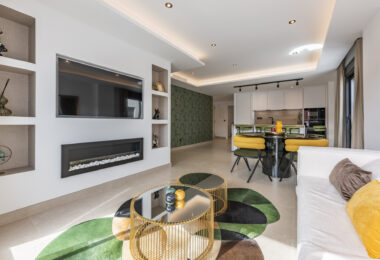 Pięknie odnowione trzypokojowe, apartament na wschód, położony w jednym z najbardziej pożądanych kompleksów w Nueva Andalucia, La Maestranza.
