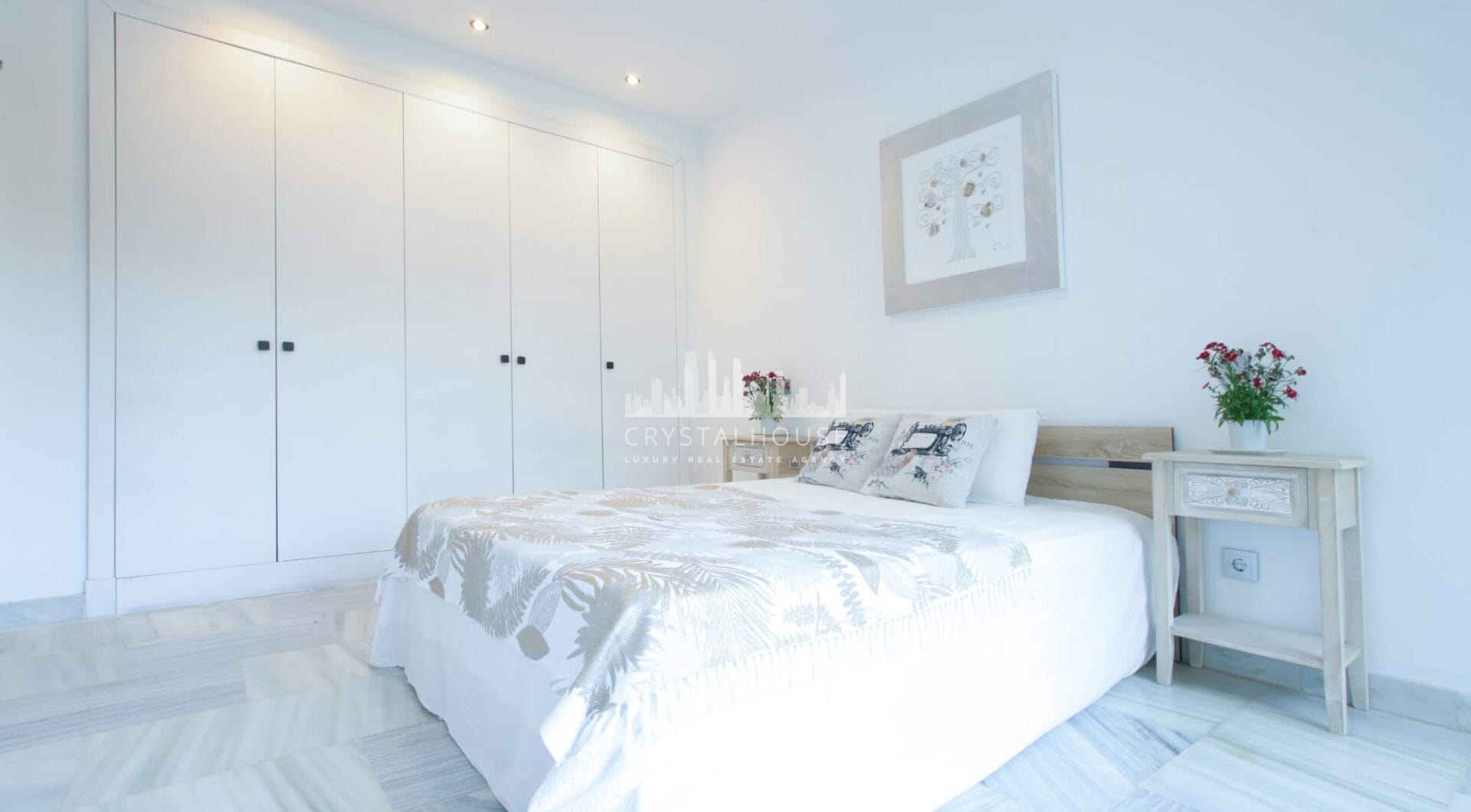 Przestronne East- Twarzą do trzech sypialni Villa z prywatnym basenem i apartamentem gościnnym w Benahavís