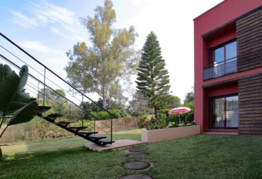 Przestronne East- Twarzą do trzech sypialni Villa z prywatnym basenem i apartamentem gościnnym w Benahavís