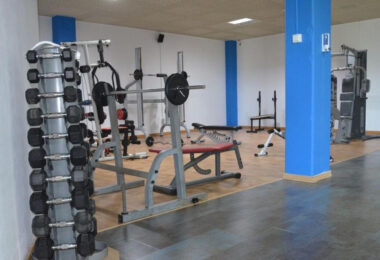 Przestronne East- Twarzą do trzech sypialni Villa z prywatnym basenem i apartamentem gościnnym w Benahavís