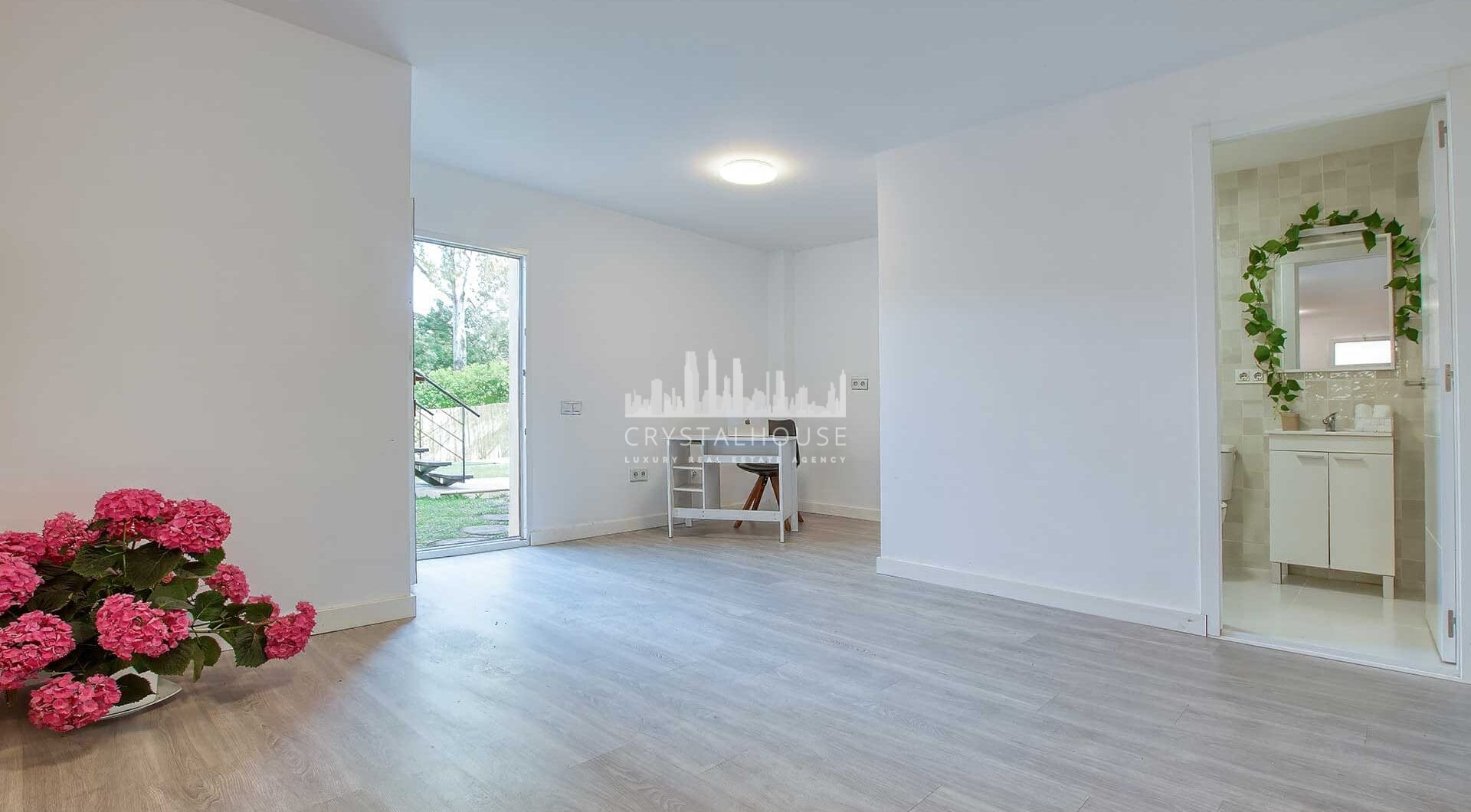 Przestronne East- Twarzą do trzech sypialni Villa z prywatnym basenem i apartamentem gościnnym w Benahavís