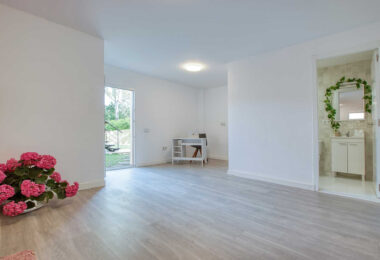 Przestronne East- Twarzą do trzech sypialni Villa z prywatnym basenem i apartamentem gościnnym w Benahavís