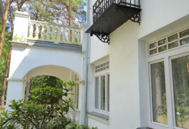 Unikatowa willa Marconiego pod Warszawą z ogrodem