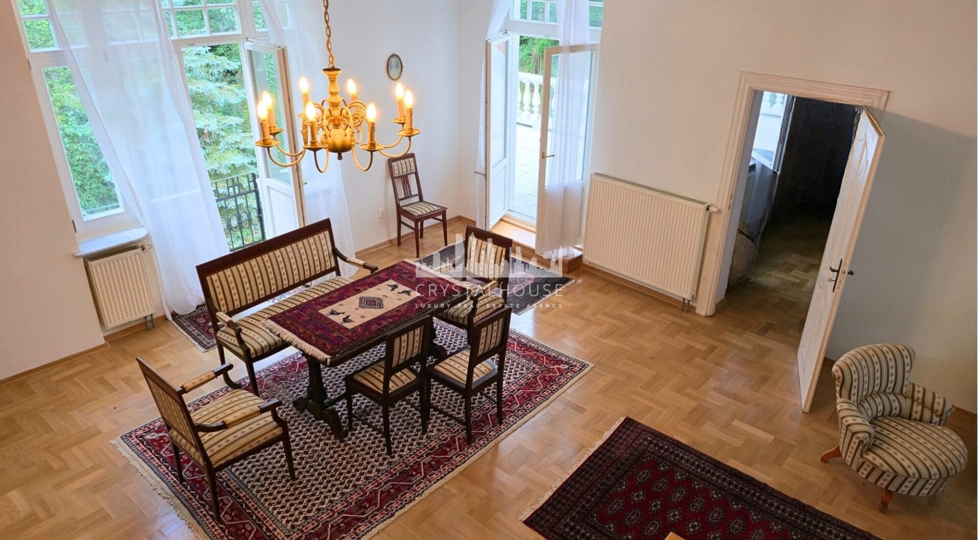 Unikatowa willa Marconiego pod Warszawą z ogrodem