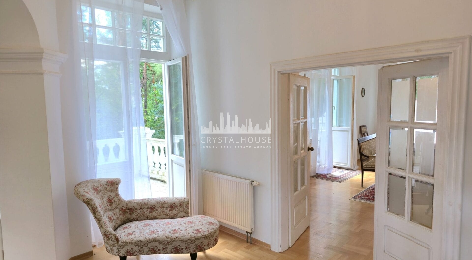 Unikatowa willa Marconiego pod Warszawą z ogrodem