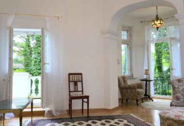 Unikatowa willa Marconiego pod Warszawą z ogrodem