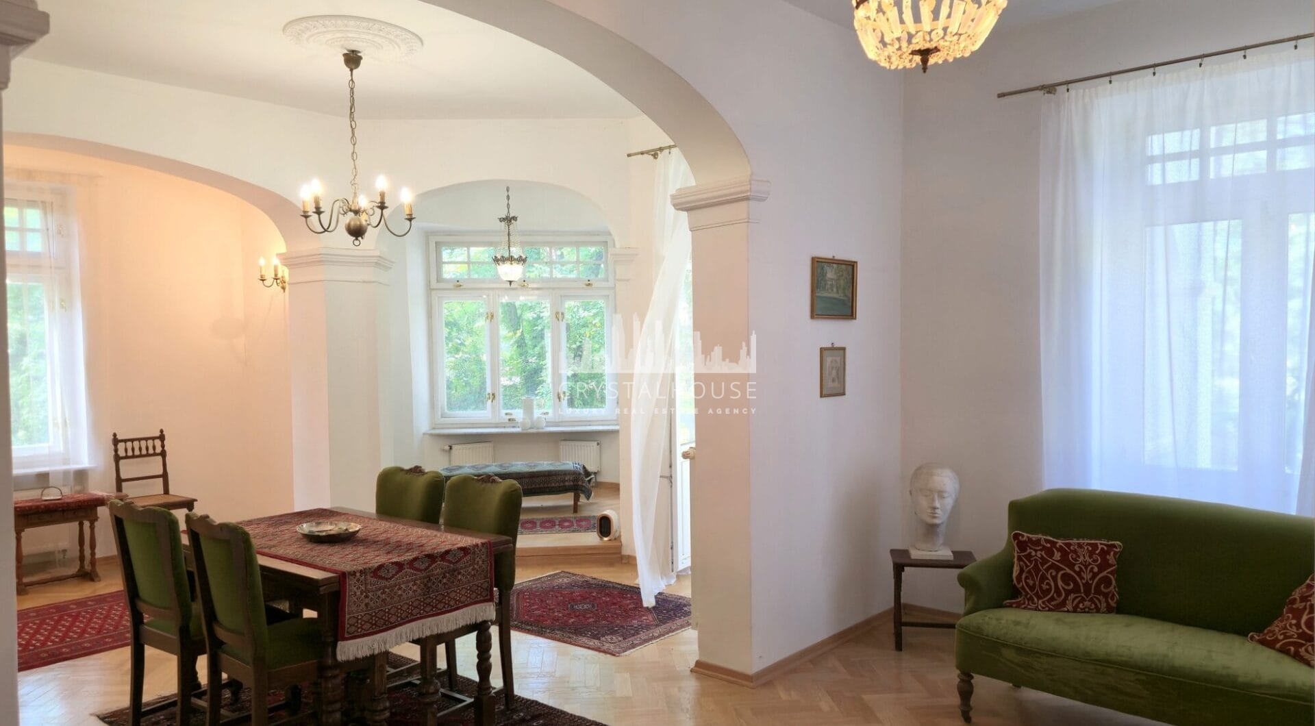 Unikatowa willa Marconiego pod Warszawą z ogrodem