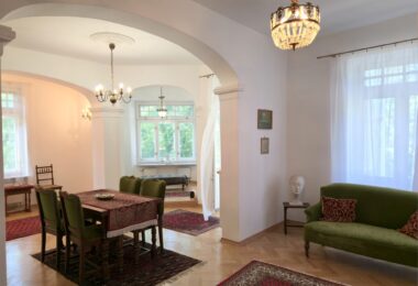 Unikatowa willa Marconiego pod Warszawą z ogrodem