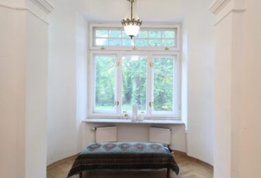 Unikatowa willa Marconiego pod Warszawą z ogrodem