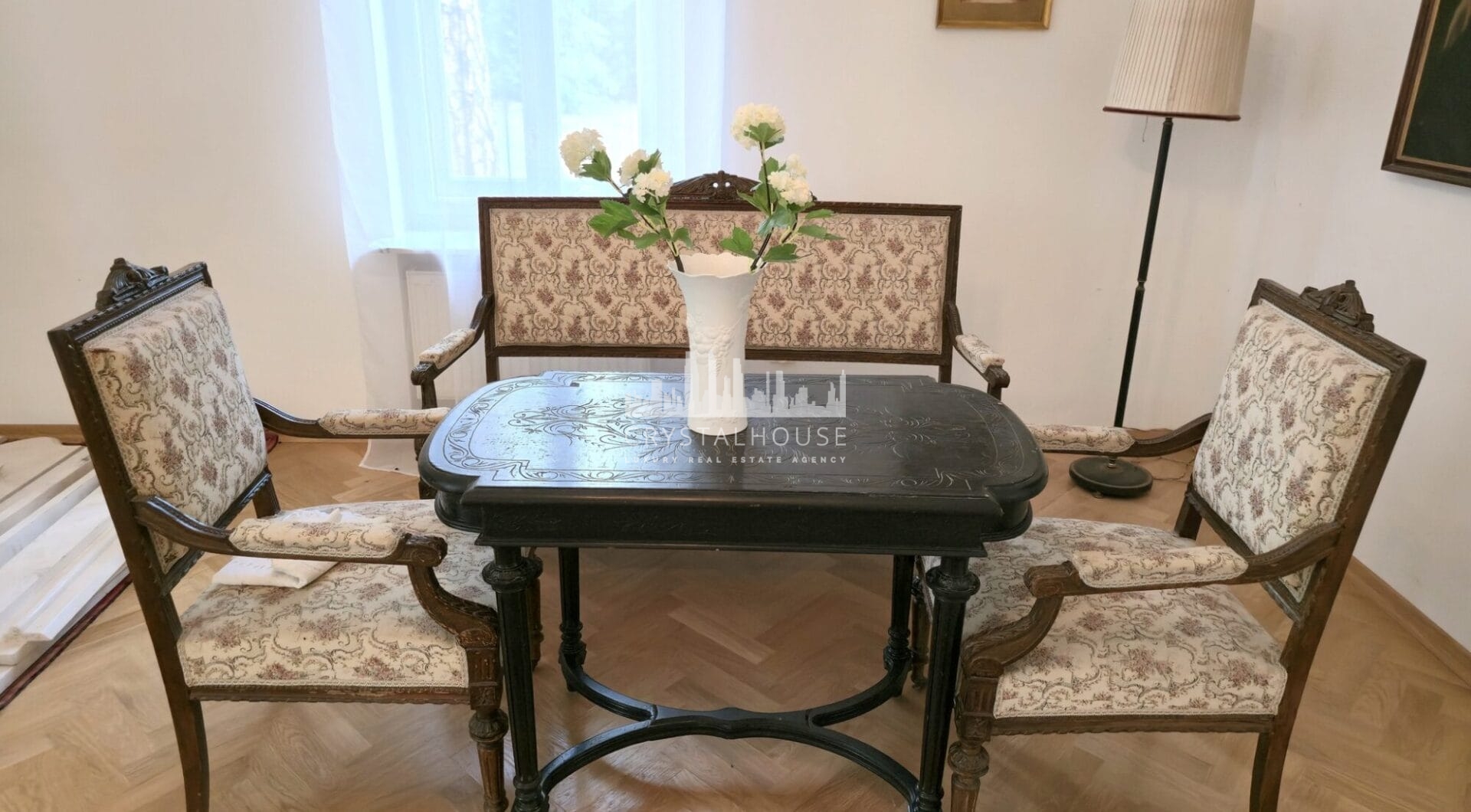 Unikatowa willa Marconiego pod Warszawą z ogrodem