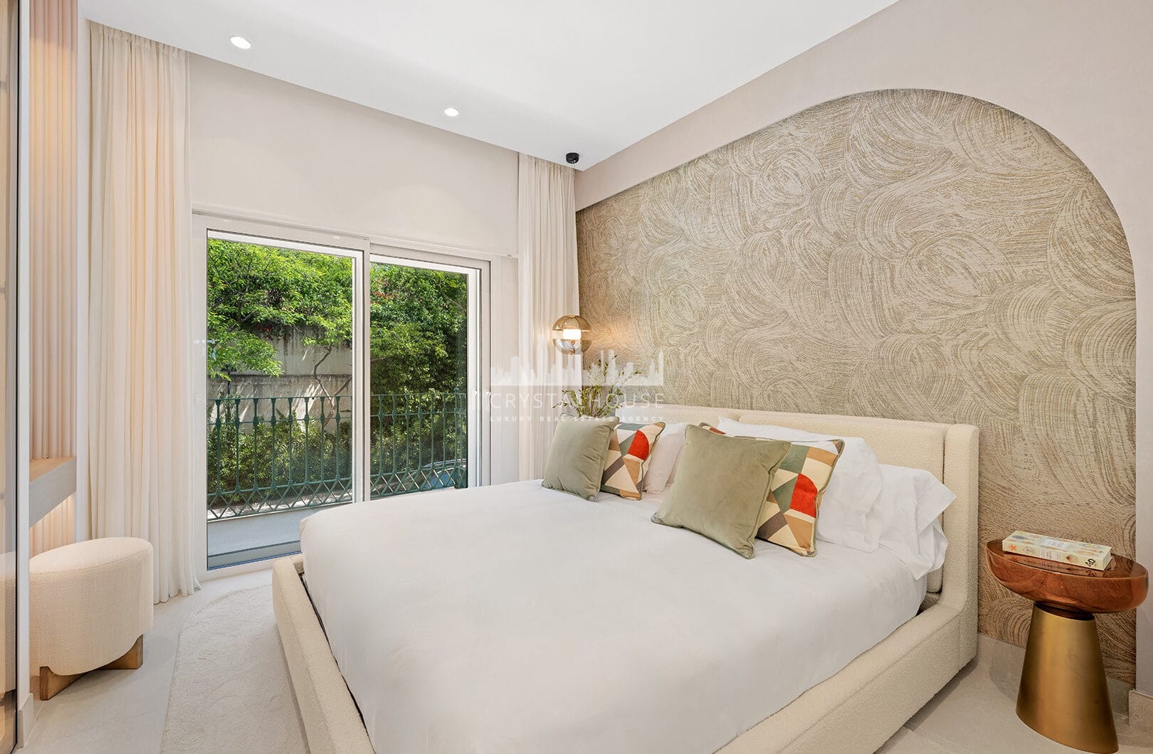 Elegancki apartament z 3 sypialniami przy plaży w Rio Real Playa, Marbella