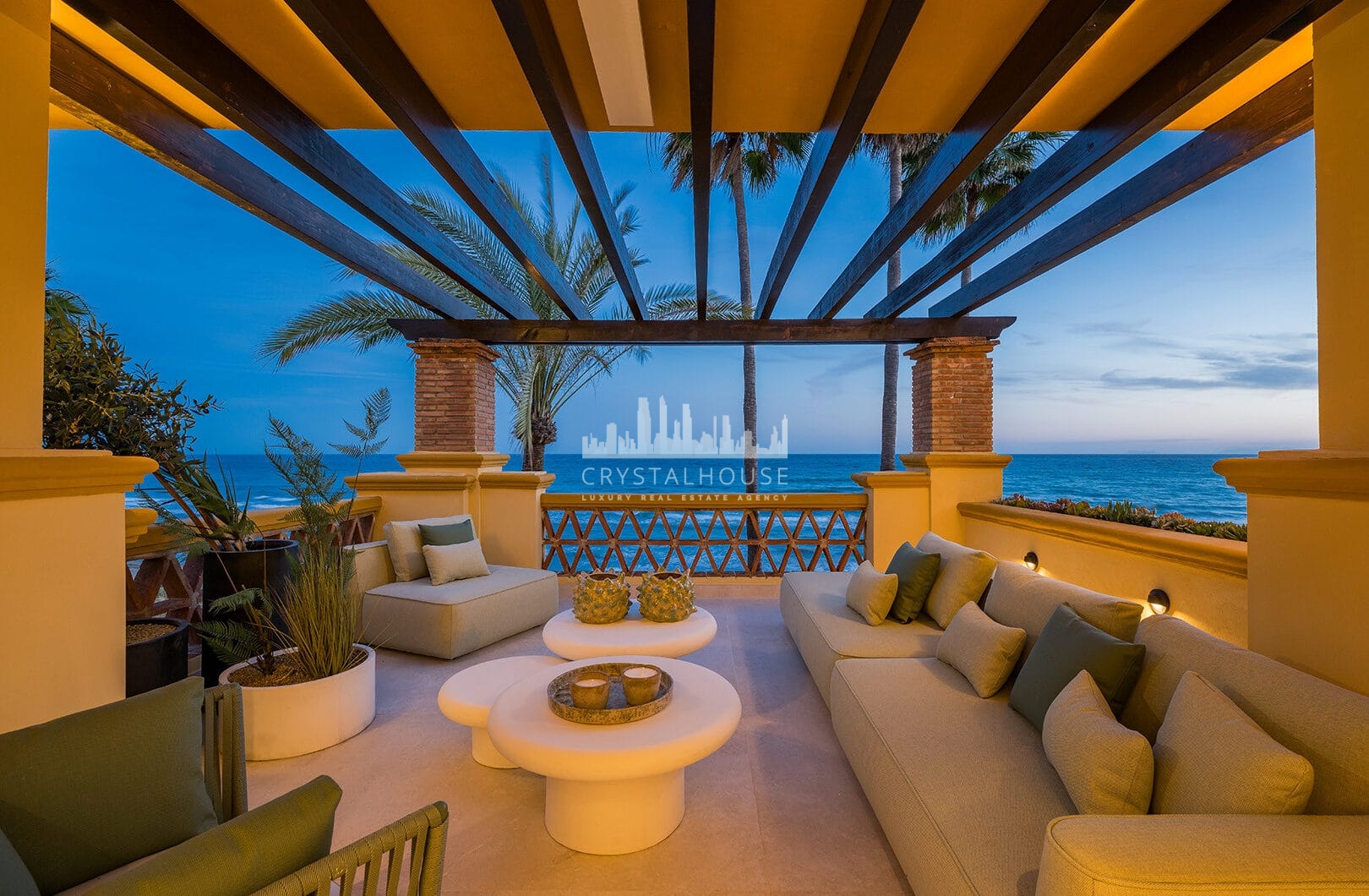 Elegancki apartament z 3 sypialniami przy plaży w Rio Real Playa, Marbella