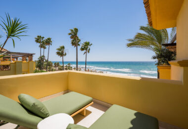 Elegancki apartament z 3 sypialniami przy plaży w Rio Real Playa, Marbella