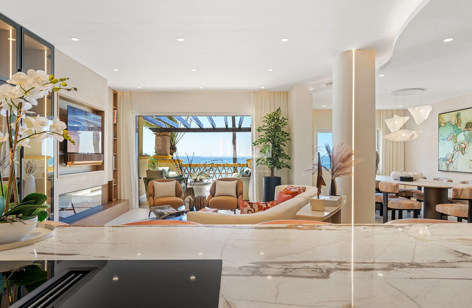 Elegancki apartament z 3 sypialniami przy plaży w Rio Real Playa, Marbella