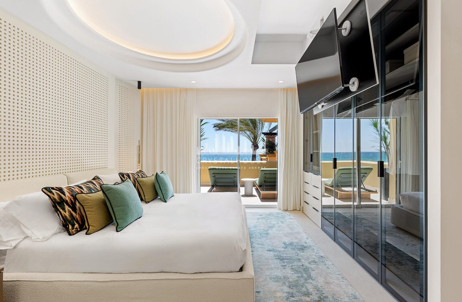 Elegancki apartament z 3 sypialniami przy plaży w Rio Real Playa, Marbella