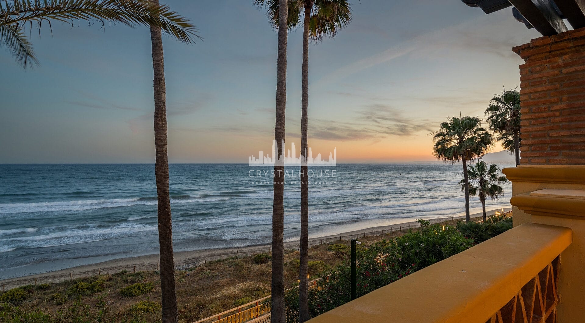 Elegancki apartament z 3 sypialniami przy plaży w Rio Real Playa, Marbella