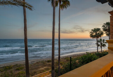 Elegancki apartament z 3 sypialniami przy plaży w Rio Real Playa, Marbella