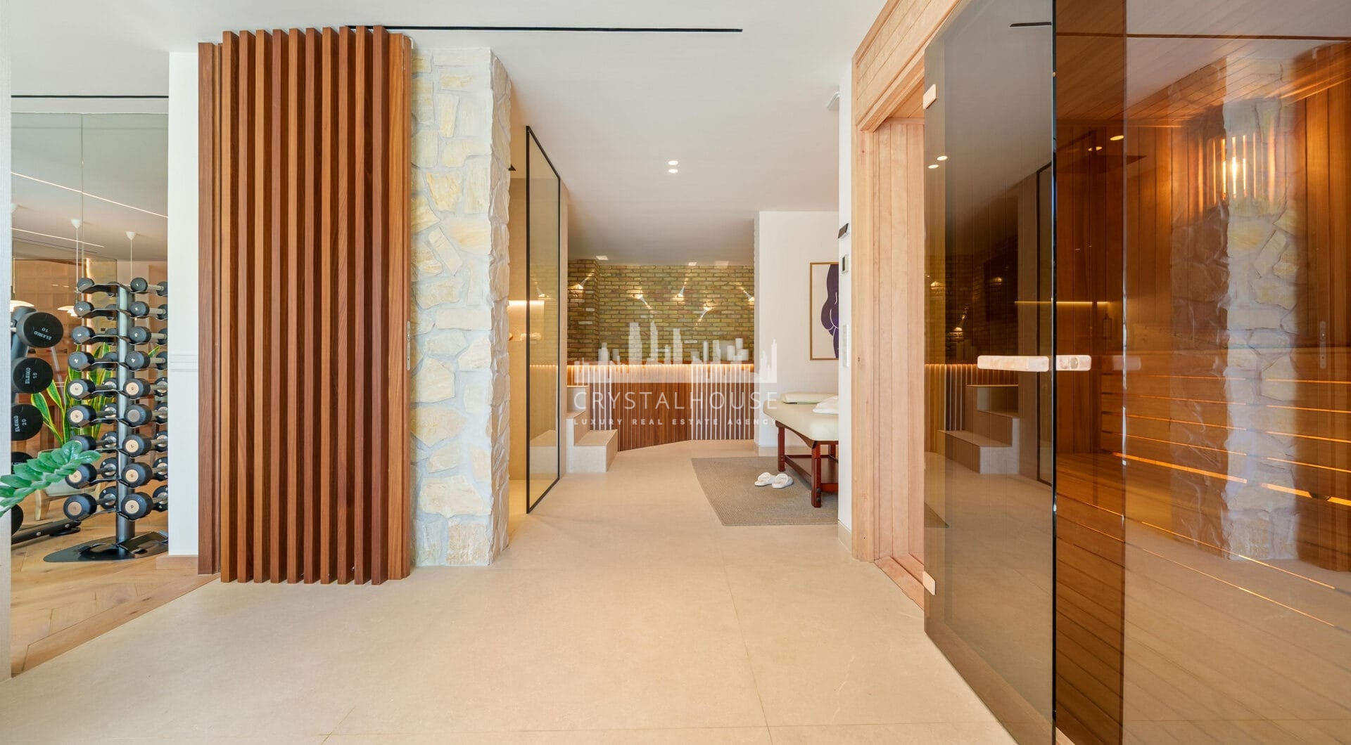 Villa Cina zajmuje uprzywilejowaną pozycję w The Hills, La Quinta