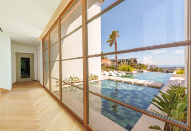 Villa Cina zajmuje uprzywilejowaną pozycję w The Hills, La Quinta