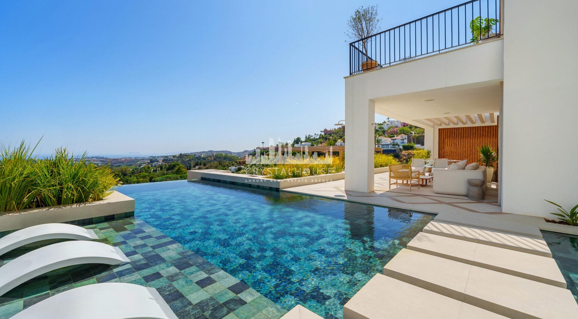 Villa Cina zajmuje uprzywilejowaną pozycję w The Hills, La Quinta