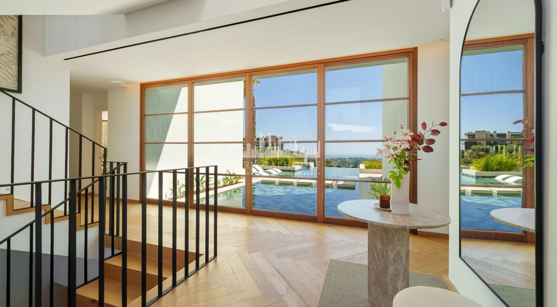 Villa Cina zajmuje uprzywilejowaną pozycję w The Hills, La Quinta