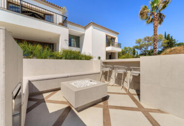 Villa Cina zajmuje uprzywilejowaną pozycję w The Hills, La Quinta