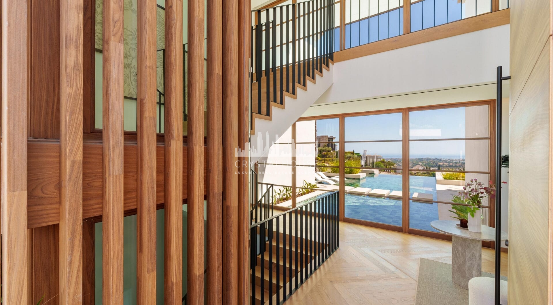 Villa Cina zajmuje uprzywilejowaną pozycję w The Hills, La Quinta