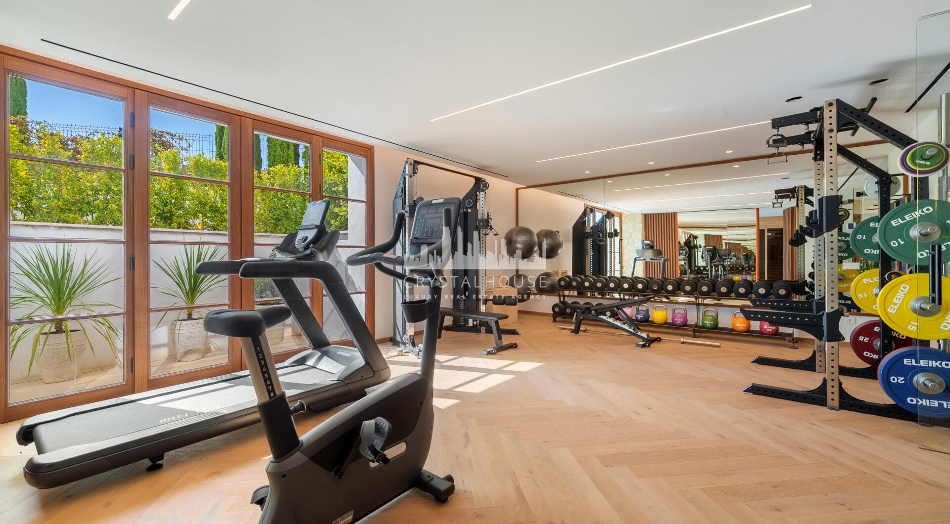 Villa Cina zajmuje uprzywilejowaną pozycję w The Hills, La Quinta