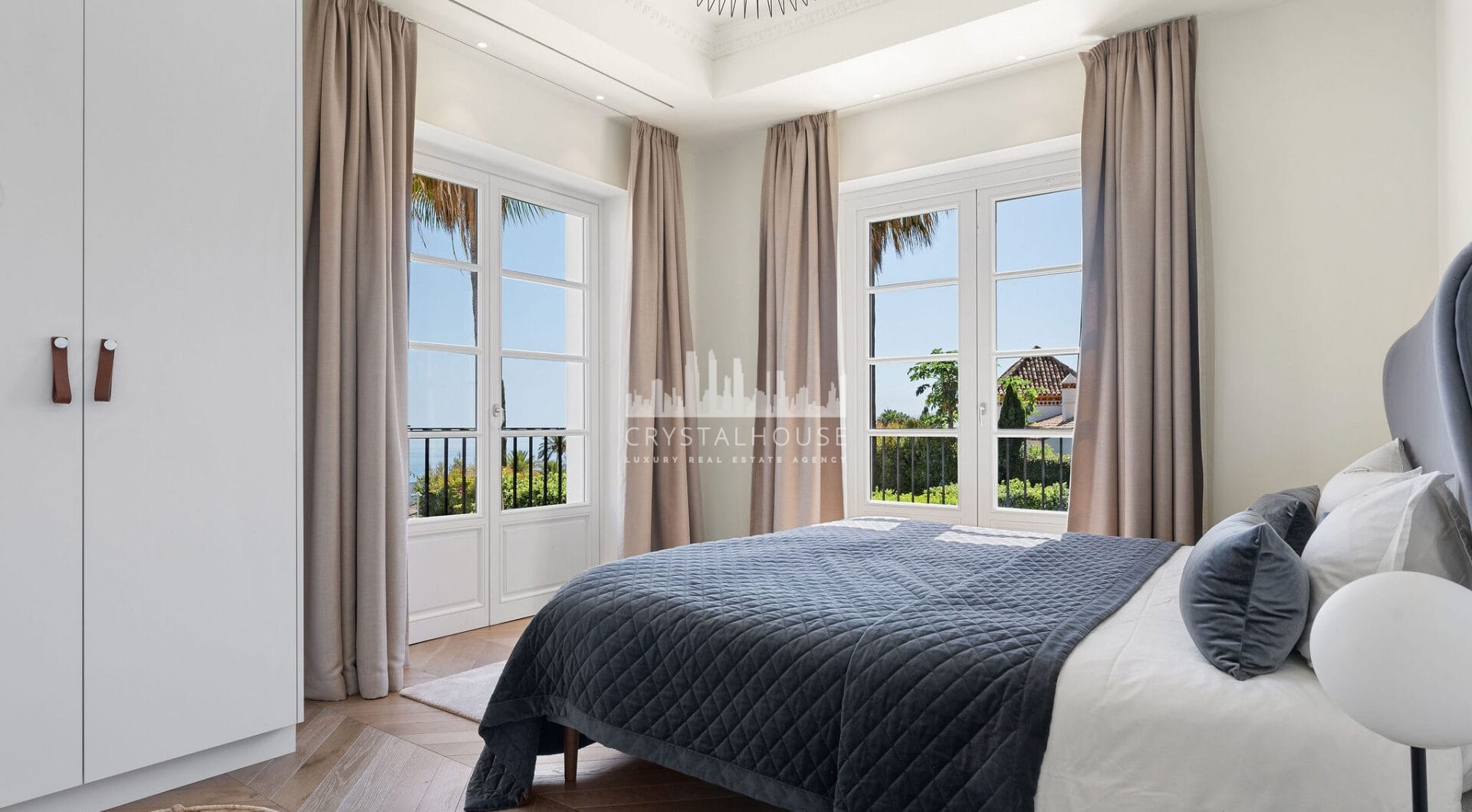 Luksusowa willa z panoramicznym widokiem na morze i góry w Sierra Blanca