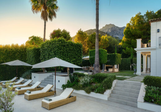 Luksusowa willa z panoramicznym widokiem na morze i góry w Sierra Blanca