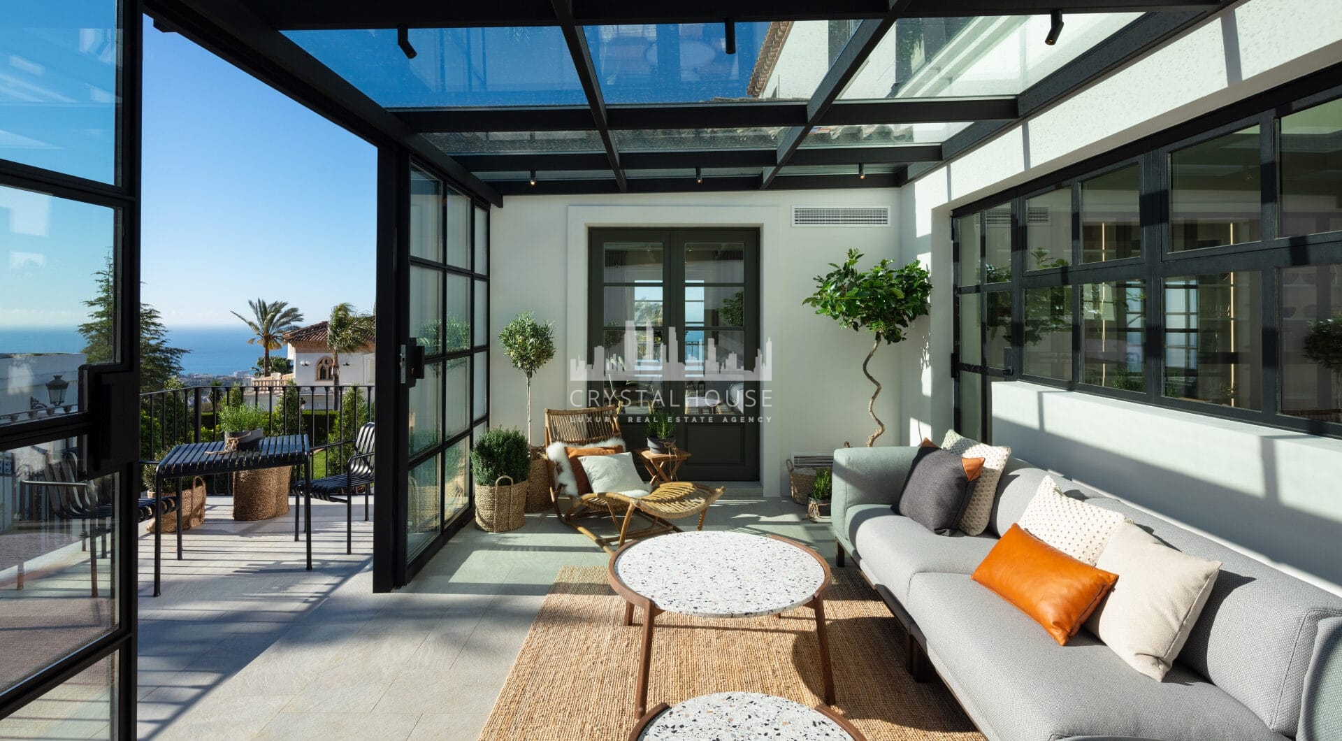 Luksusowa willa z panoramicznym widokiem na morze i góry w Sierra Blanca