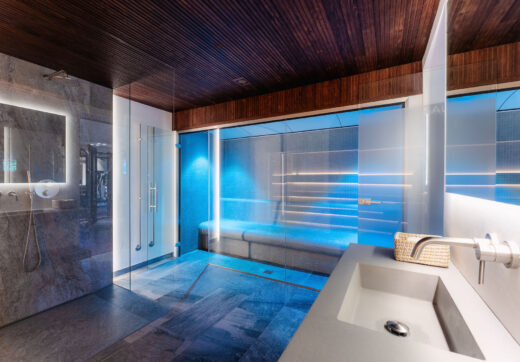 Prawdziwe arcydzieło w Sierra Blanca – 6-sypialniana willa z panoramicznym widokiem na morze, nordyckim designem i prywatną strefą wellness.