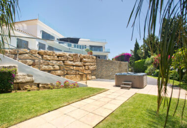 Nowoczesna, luksusowa willa z 7 sypialniami i panoramicznym widokiem na morze w Hacienda Las Chapas