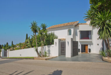 Nowoczesna, luksusowa willa z 7 sypialniami i panoramicznym widokiem na morze w Hacienda Las Chapas