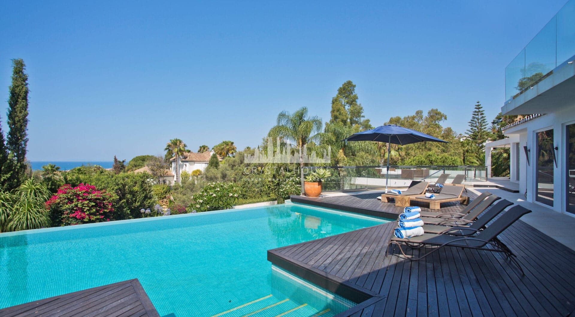 Nowoczesna, luksusowa willa z 7 sypialniami i panoramicznym widokiem na morze w Hacienda Las Chapas