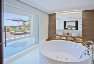 Nowoczesna, luksusowa willa z 7 sypialniami i panoramicznym widokiem na morze w Hacienda Las Chapas