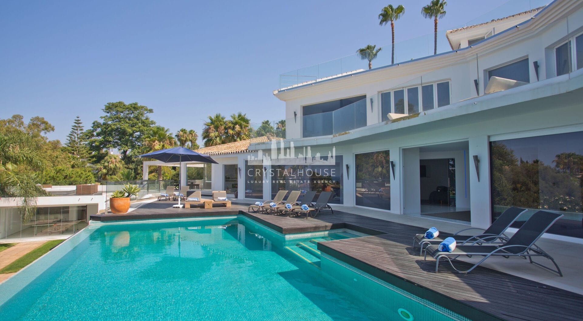 Nowoczesna, luksusowa willa z 7 sypialniami i panoramicznym widokiem na morze w Hacienda Las Chapas