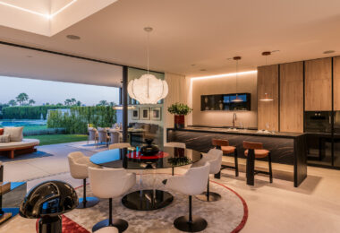 Nowoczesna willa z 4 sypialniami, kinem na dachu i widokiem na morze