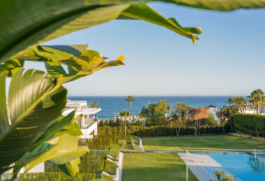 Nowoczesna willa z 4 sypialniami, kinem na dachu i widokiem na morze