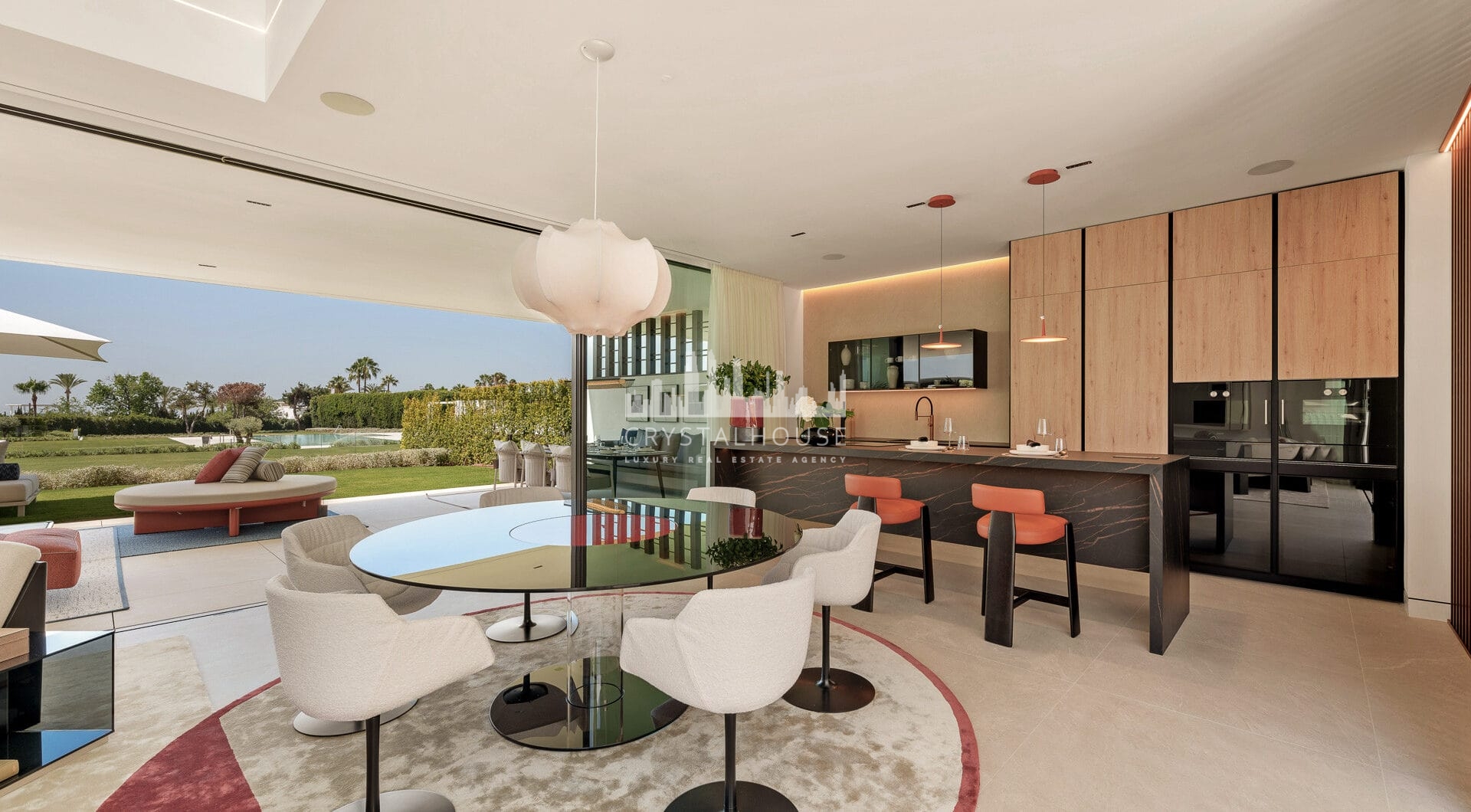 Nowoczesna willa z 4 sypialniami, kinem na dachu i widokiem na morze