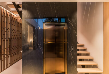 Nowoczesna willa z 4 sypialniami, kinem na dachu i widokiem na morze