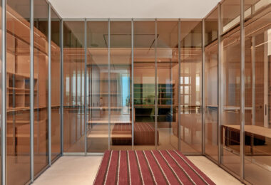 Nowoczesna willa z 4 sypialniami, kinem na dachu i widokiem na morze