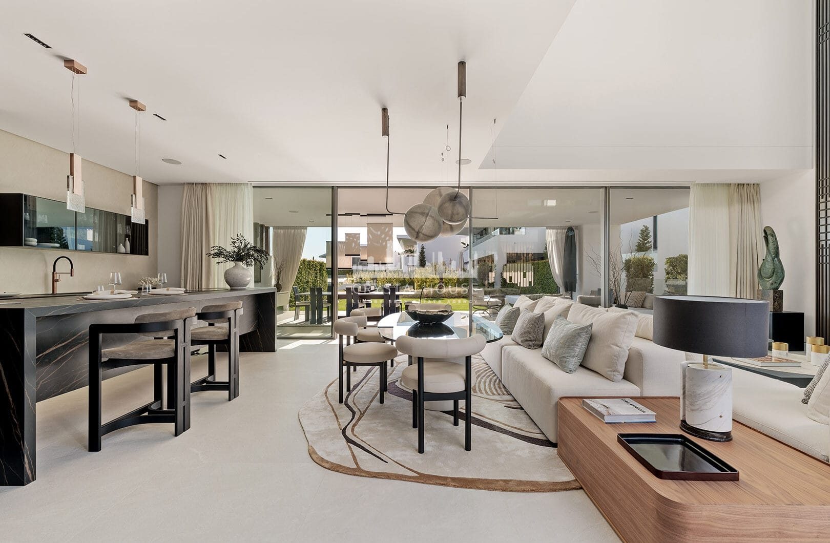 Ekskluzywna willa z 4 sypialniami i basenem na dachu