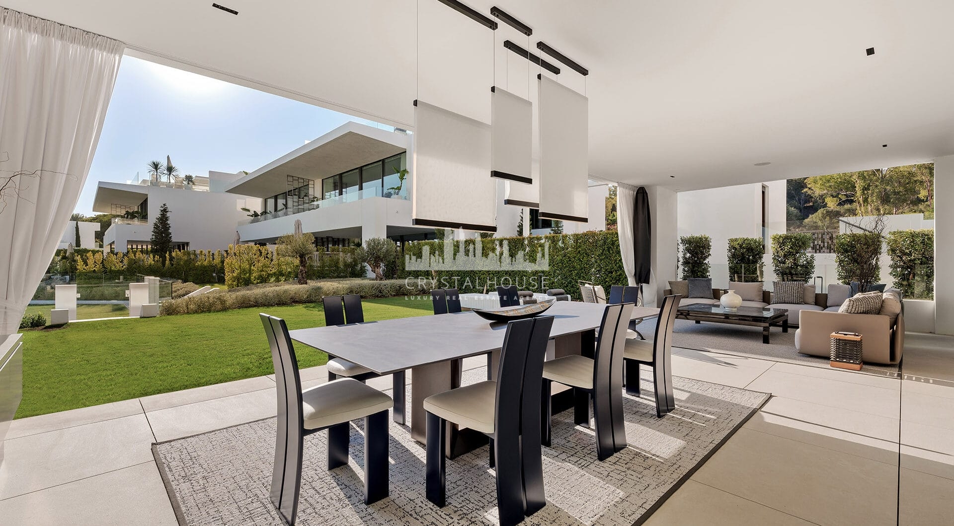 Ekskluzywna willa z 4 sypialniami i basenem na dachu