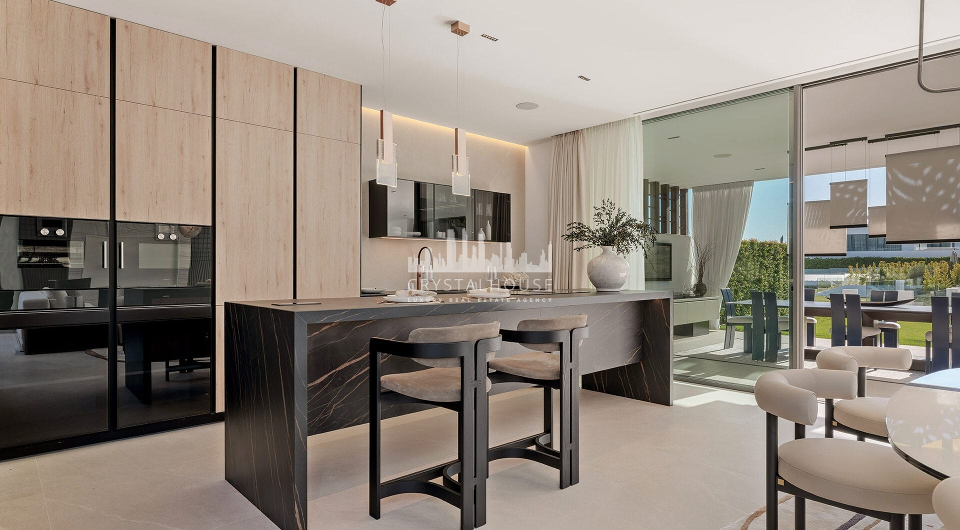 Ekskluzywna willa z 4 sypialniami i basenem na dachu