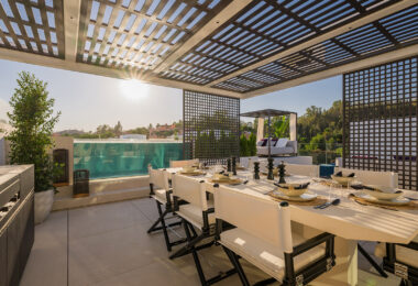 Ekskluzywna willa z 4 sypialniami i basenem na dachu